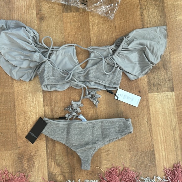 INDAH August Smocked Flounce Bikini NWT - Picture 5 of 5